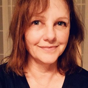 Meet your Posher, Debi